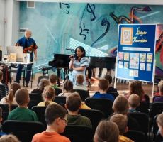 Spotkanie literacko – muzyczne z Edytą Zarębską