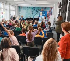 Spotkanie literacko – muzyczne z Edytą Zarębską