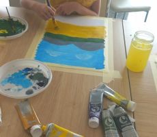 Gwaszowe obrazy – zajęcia plastyczne