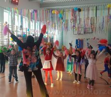 Zabawa andrzejkowa z biblioteką